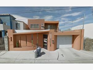 Casa en venta en Otay Constituyentes, Tijuana, Baja California