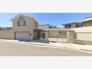 Casa en venta en Otay Constituyentes, Tijuana, Baja California