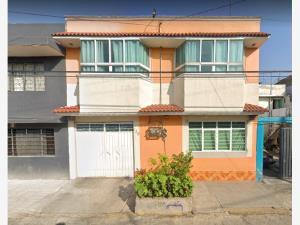 Casa en venta en Las Aguilas, Nezahualcóyotl, México Casa en venta en Las Aguilas, Nezahualcóyotl, México