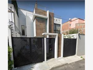 Casa en venta en 18, Xochimilco, Ciudad de México