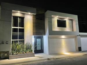 Casa en venta en Satélite Acueducto Séptimo Sector, Monterrey, Nuevo León Casa en venta en Satélite Acueducto Séptimo Sector, Monterrey, Nuevo León