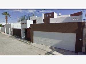 Casa en venta en Los Pinos, Juárez, Chihuahua Casa en venta en Los Pinos, Juárez, Chihuahua