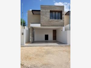 Casa en venta en Temozon Norte, Mérida, Yucatán