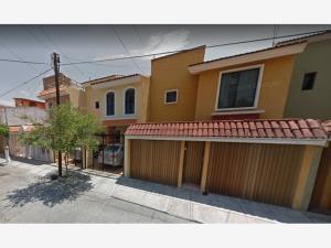 Casa en venta en Monumental, Guadalajara, Jalisco