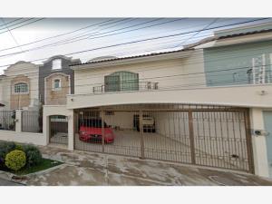 Casa en venta en Bosques de La Victoria, Guadalajara, Jalisco