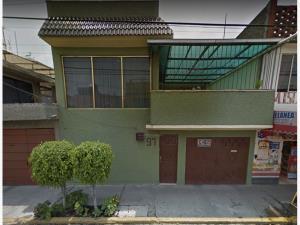 Casa en venta en Metropolitana Segunda Sección, Nezahualcóyotl, México