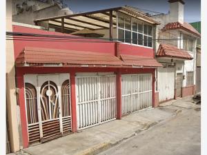 Casa en venta en Benito Juárez (La Aurora), Nezahualcóyotl, México