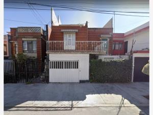 Casa en venta en Constitucion de 1917, Iztapalapa, Ciudad de México