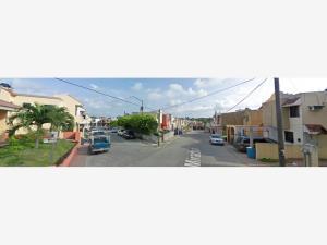 Casa en remate en Colinas del Sol, Tampico, Tamaulipas
