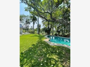 Casa en venta en Club de golf Tabachines, Cuernavaca, Morelos