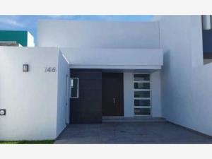 Casa en renta en Residencial Bosque Real, Villa de Álvarez, Colima