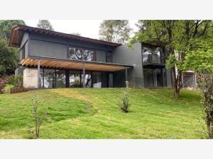 Casa en venta en Valle de Bravo, Valle de Bravo, México