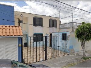 Casa en venta en Boulevares, Naucalpan de Juárez, México