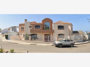 Casa en venta en Loma Dorada, Ensenada, Baja California