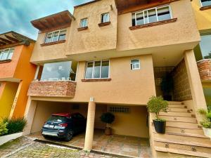 CONTADERO: CASA EN CONDOMINIO A 5 MIN. DE SANTA FE