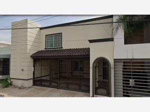 Casa en venta en Bosques de las Cumbres, Monterrey, Nuevo León Casa en venta en Bosques de las Cumbres, Monterrey, Nuevo León