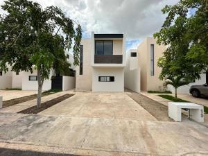 Casa en venta en Leandro Valle, Mérida, Yucatán Casa en venta en Leandro Valle, Mérida, Yucatán