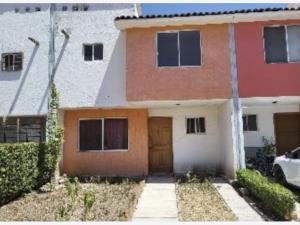 Casa en venta en Rincón de los Azhares, San Juan del Río, Querétaro Casa en venta en Rincón de los Azhares, San Juan del Río, Querétaro