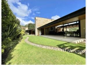 Casa en venta en Avandaro, Valle de Bravo, México