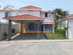 Casa en renta en Santa Elena, Poza Rica de Hidalgo, Veracruz de Ignacio de la Llave