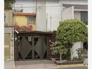 Casa en venta en Valle de Aragón 3ra. Sección Poniente, Ecatepec de Morelos, México Casa en venta en Valle de Aragón 3ra. Sección Poniente, Ecatepec de Morelos, México