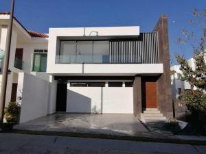Casa en venta en Residencial Punta del Este, León, Guanajuato Casa en venta en Residencial Punta del Este, León, Guanajuato