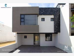 Casa en venta en El Mayorazgo Residencial, León, Guanajuato Casa en venta en El Mayorazgo Residencial, León, Guanajuato