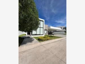 Casa en venta en El Molino Residencial y Golf, León, Guanajuato Casa en venta en El Molino Residencial y Golf, León, Guanajuato