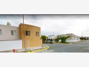 Casa en venta en Privadas de Santa Catarina Sector Elite, Santa Catarina, Nuevo León Casa en venta en Privadas de Santa Catarina Sector Elite, Santa Catarina, Nuevo León