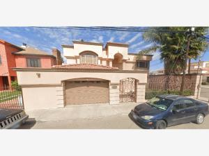 Casa en venta en Otay Constituyentes, Tijuana, Baja California