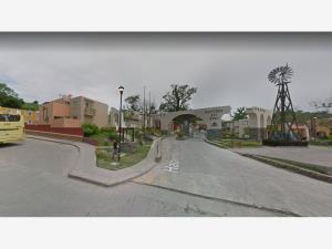 Casa en venta en Jose Maria Morelos y Pavon, Coatzintla, Veracruz de Ignacio de la Llave