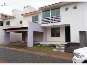 Casa en venta en Cacalomacán Centro, Toluca, México Casa en venta en Cacalomacán Centro, Toluca, México