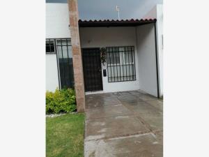 Casa en venta en Santuarios del Cerrito, Corregidora, Querétaro