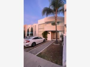 Casa en renta en Cumbres del Lago, Querétaro, Querétaro