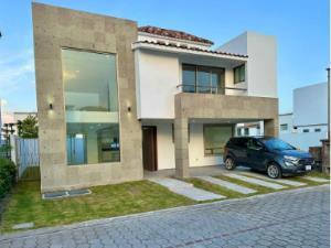 Casa en venta en Condado del Valle, Metepec, México