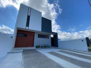 Casa en venta en Lomas de la Rioja, Alvarado, Veracruz de Ignacio de la Llave