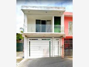 Casa en venta en Playa del Carmen, Solidaridad, Quintana Roo Casa en venta en Playa del Carmen, Solidaridad, Quintana Roo