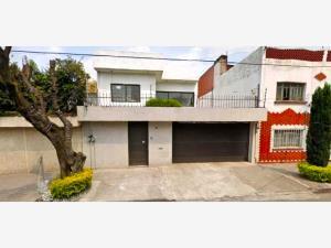 Casa en venta en Claveria, Azcapotzalco, Ciudad de México