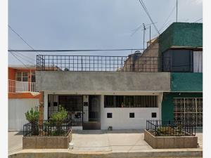 Casa en venta en Constitucion de 1917, Iztapalapa, Ciudad de México