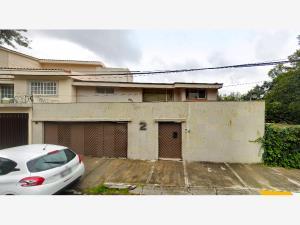Casa en venta en Lomas de Tecamachalco, Naucalpan de Juárez, México