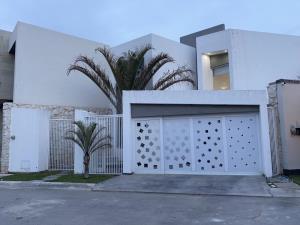 Casa con alberca en Residencial Galerias