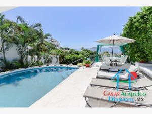 Casa con Alberca, Jardín y Doble Frente: Privacidad, Naturaleza y Gran Potencial en Acapulco