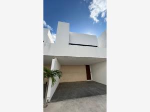 Casa en renta en Temozon Norte, Mérida, Yucatán Casa en renta en Temozon Norte, Mérida, Yucatán