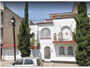 Casa en venta en Claveria, Azcapotzalco, Ciudad de México