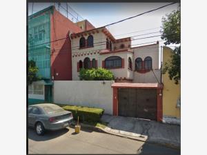 Casa en venta en Claveria, Azcapotzalco, Ciudad de México