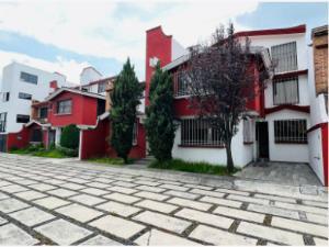 Casa en venta en Rinconada San Carlos, Metepec, México