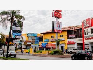 Local en remate en Jacarandas, Cuernavaca, Morelos