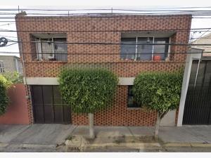 Casa en venta en Benito Juárez (La Aurora), Nezahualcóyotl, México