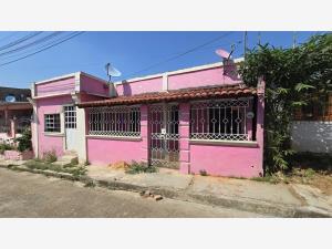 Casa en venta en Lindavista, Acayucan, Veracruz de Ignacio de la Llave