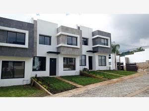 Casa en venta en Lomas de Tzompantle, Cuernavaca, Morelos